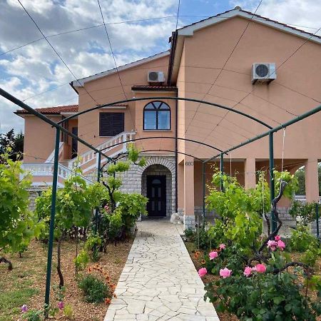 Mira Apartment Barbat na Rabu Exterior photo